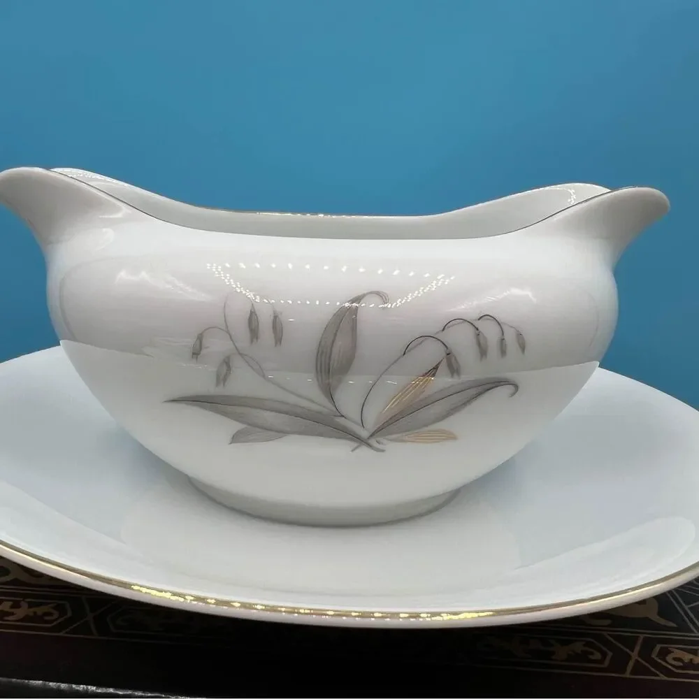 Gravy Boat attached underplate Kayson's, Rapsody